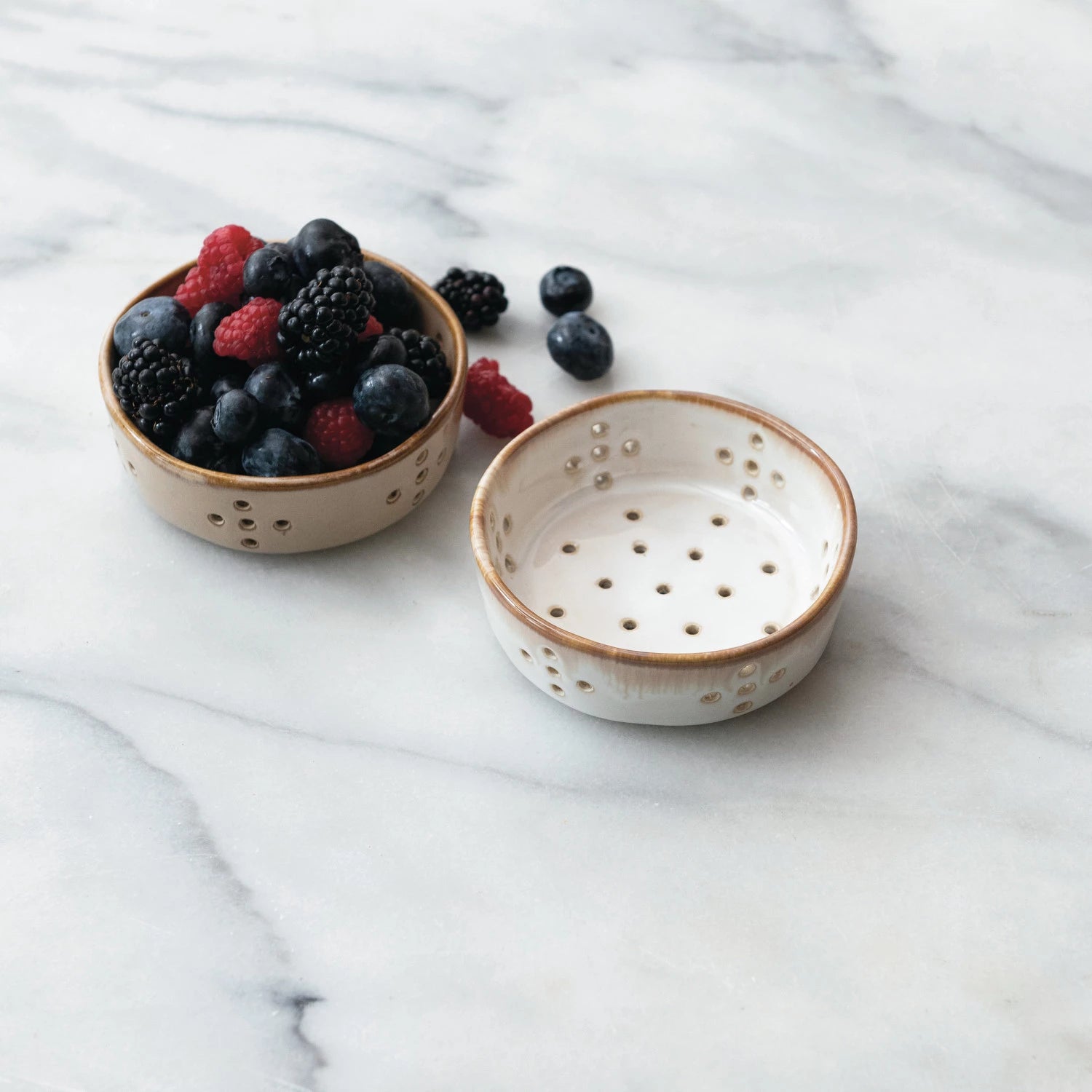 Watts Stoneware Berry Bowl - P I C N I C